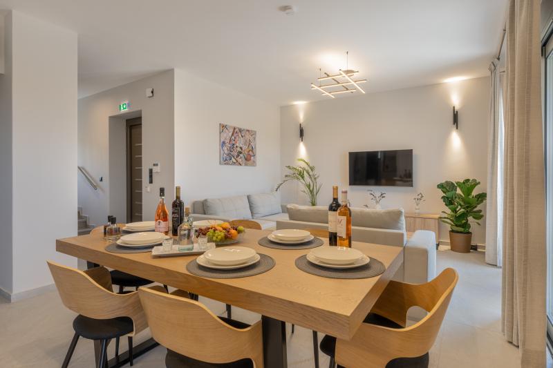 Villa Terra - Dining & Living Room