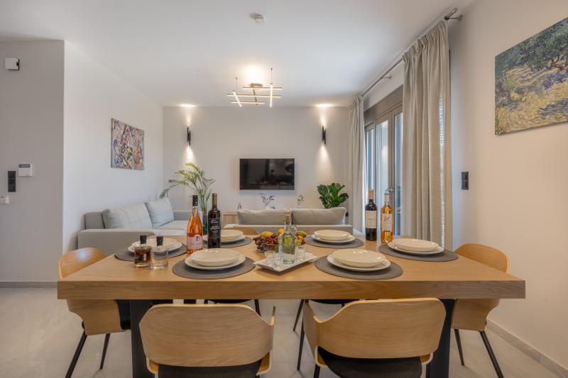 Villa Terra - Dining & Living Room