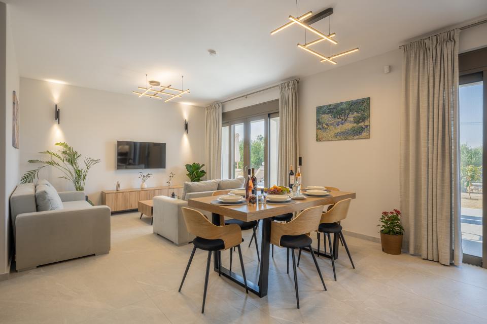 Villa Terra - Dining & Living Room