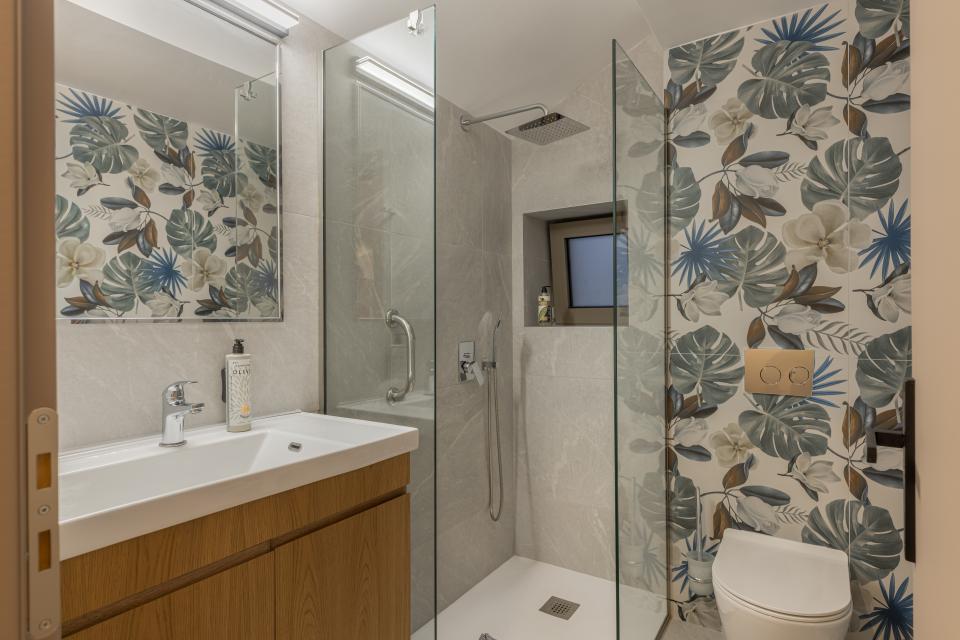 Villa Terra - Bathroom Attic