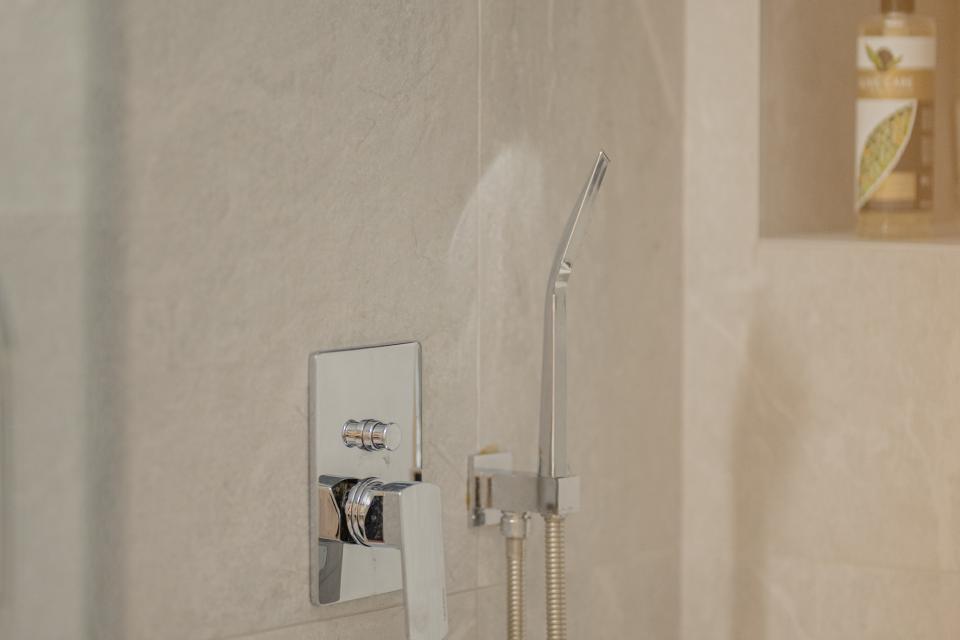 Villa Terra - Bathroom Details